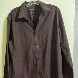 Men's Shaquille O’Neil button dress shirt. Pre-worn. Nice condition! Size XLT.